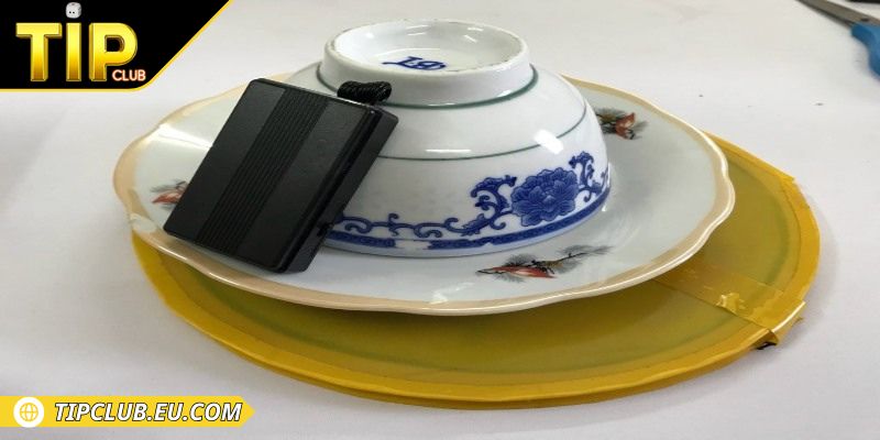 Chuẩn bị công cụ hỗ trợ xóc đĩa bịp Tipclub